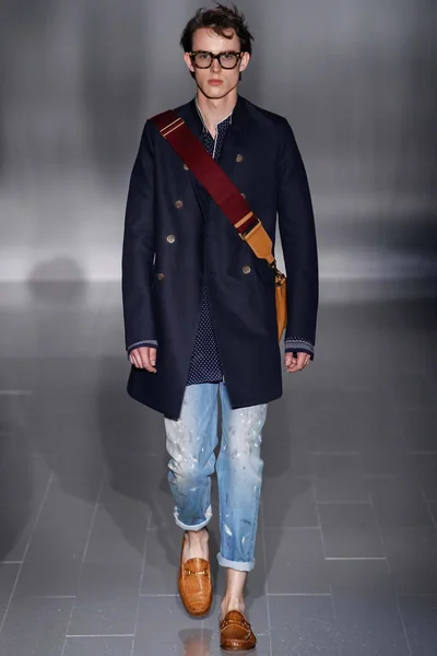 Look 26